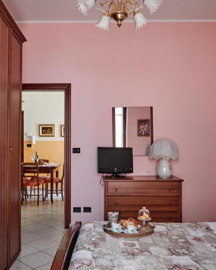Terrazza Di Alfieri - Alloggio Con Terrazza Privata Nel Centro Di Asti Exterior photo